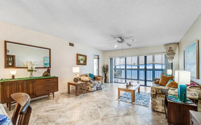 Building Photo - 250 S Sykes Creek Pkwy