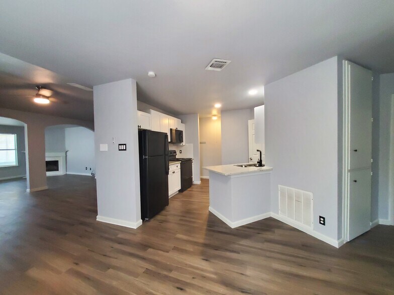 Building Photo - 4082 Enchanted Sun