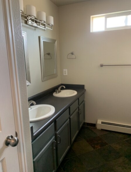 Building Photo - 674 Polaris Ct