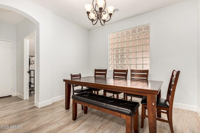 Building Photo - 3726 W Villa Linda Dr