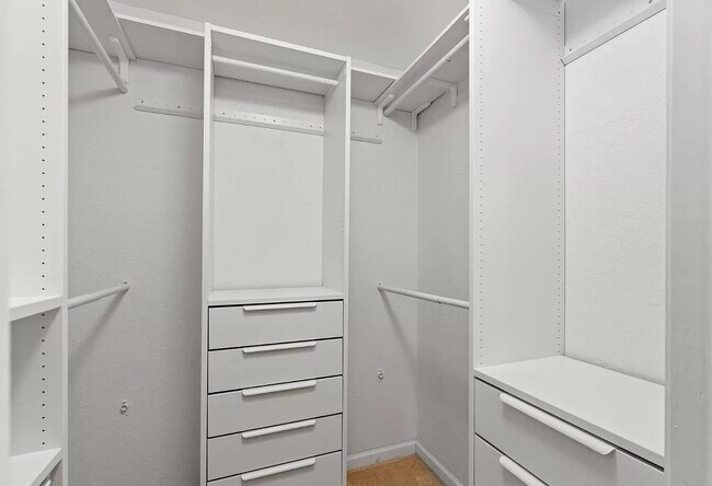 Building Photo - Upscale Living at Its Finest
