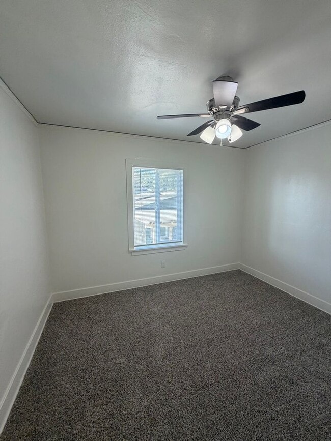 Building Photo - 6720 Stanford Way