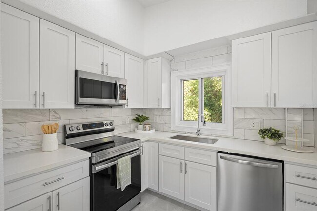 Building Photo - 5115 16th St N