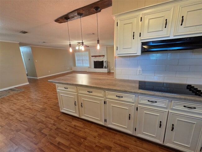 Building Photo - 15151 Farm to Market 429