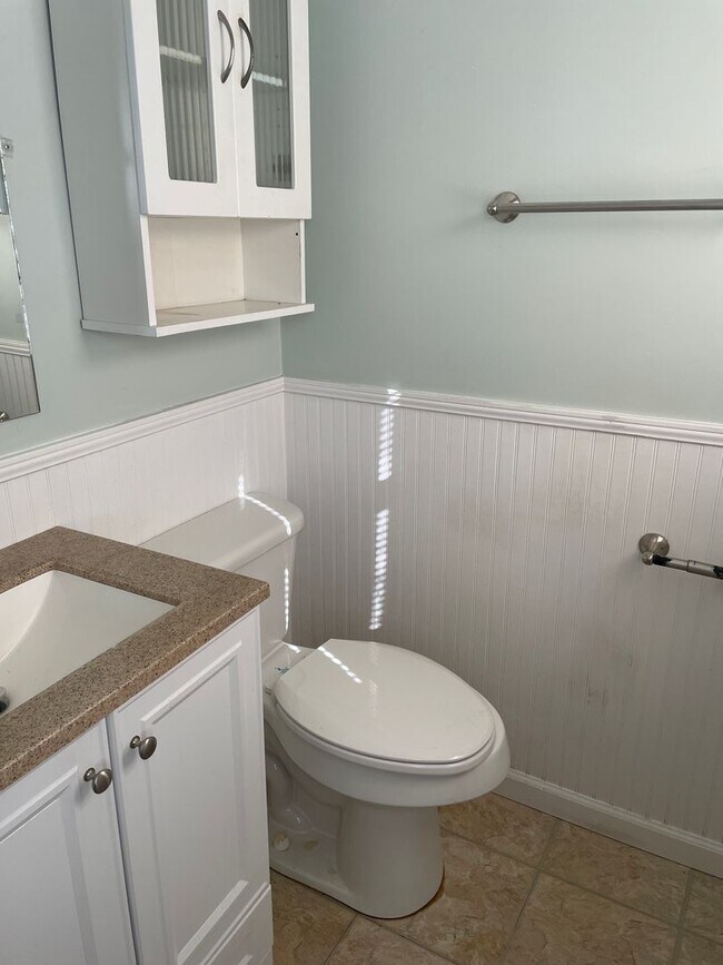 Building Photo - 1400 Vestal Rd