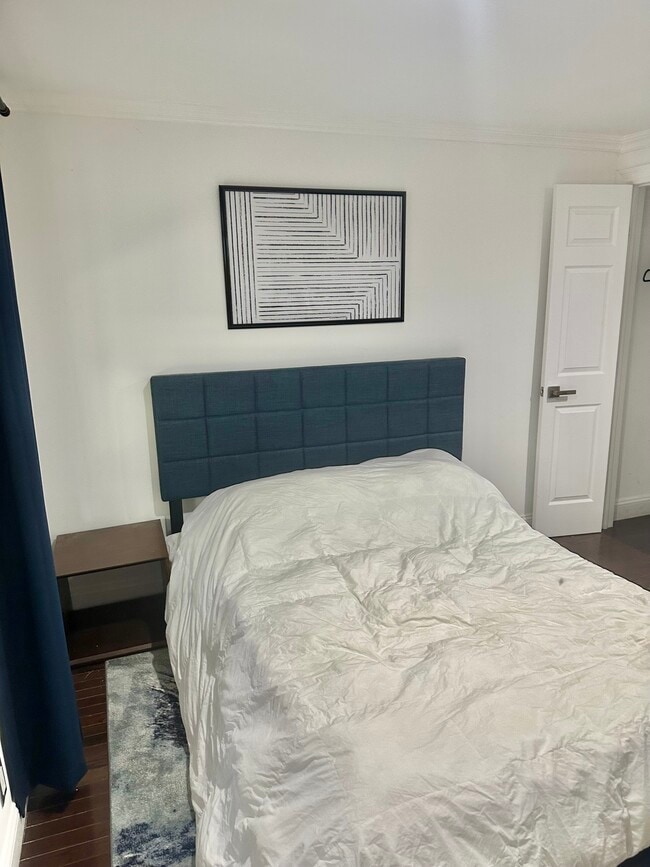 Building Photo - 308 Clifton Plz