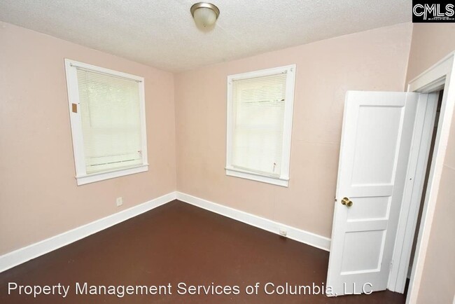 Building Photo - 3 br, 1 bath House - 103 Duke Ave