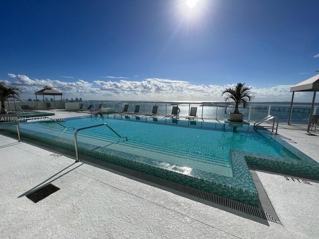 Building Photo - 218 SE 14th St