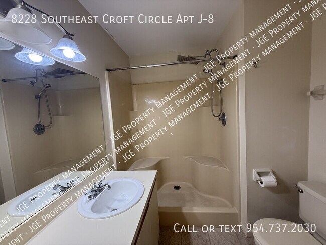 Building Photo - 8228 SE Croft Cir