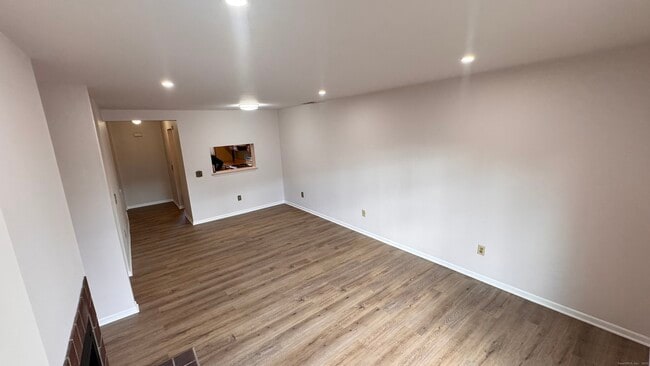 Building Photo - 25 Janet Cir