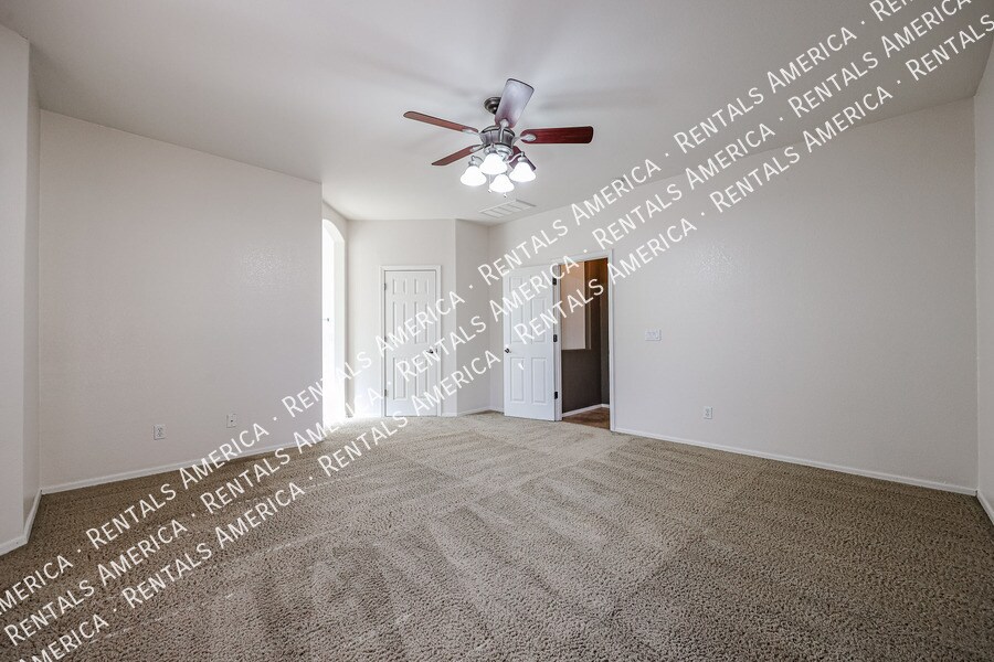 Building Photo - 12823 W Modesto Dr