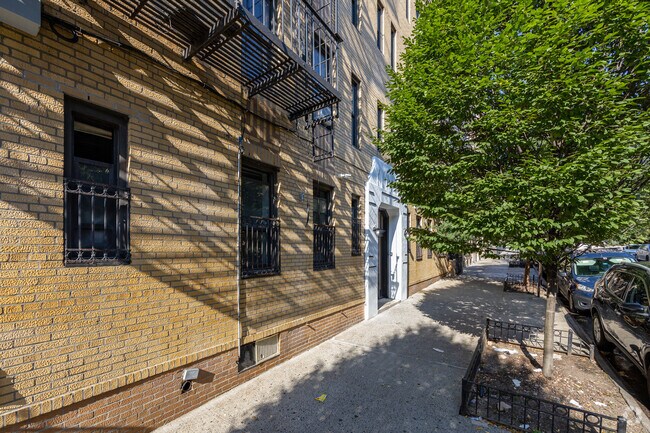 Building Photo - 120-122 Odell Clark Pl