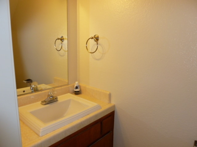 Building Photo - Great Two Story Condo in a Nice Area & Near Gym!