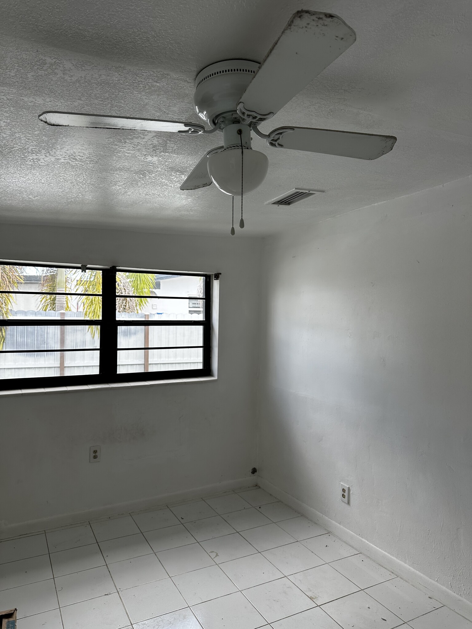 Building Photo - 11935 SW 185th Ter