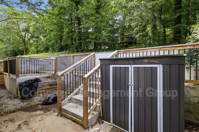 Building Photo - 7668 Chatham Cir NW
