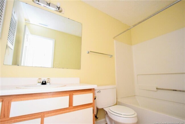 Building Photo - 224 Waterdown Dr