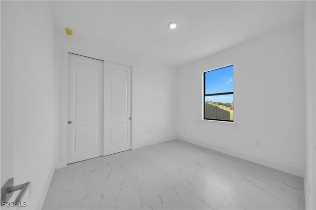 Building Photo - 936-938 Homestead Rd S