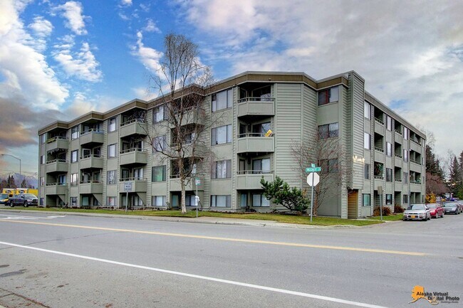 Building Photo - 2201 Romig Pl