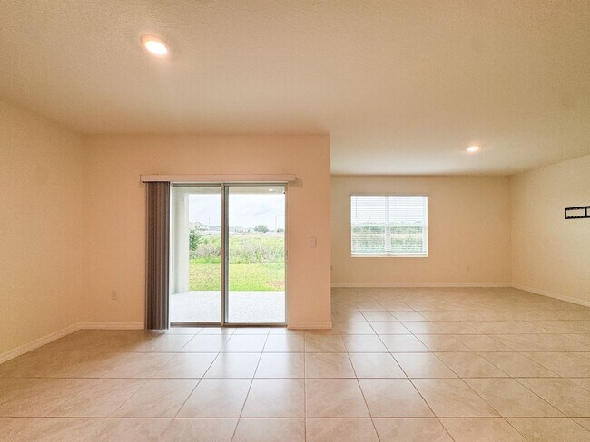 Building Photo - Brand New Construction 4 bedroom 2 bath in Buena Lago Community!