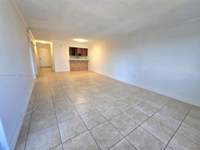 Building Photo - 6960 Miami Gardens Dr