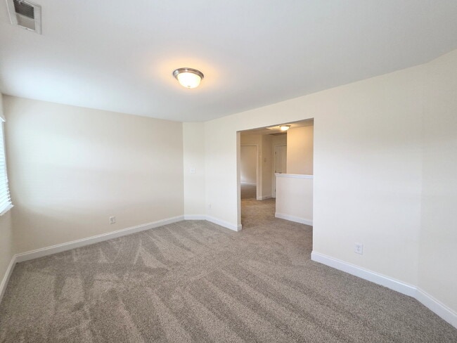 Building Photo - Beautiful Wilmington Floor Plan In Wedgefi...