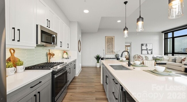 Building Photo - 2025 Cleveland Ave