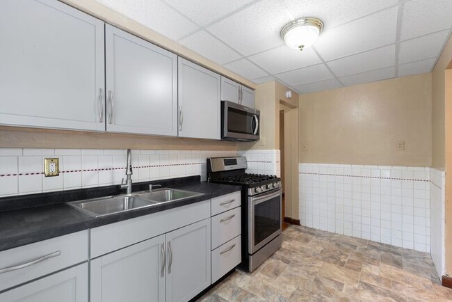 Building Photo - 1167 Ashford Dr