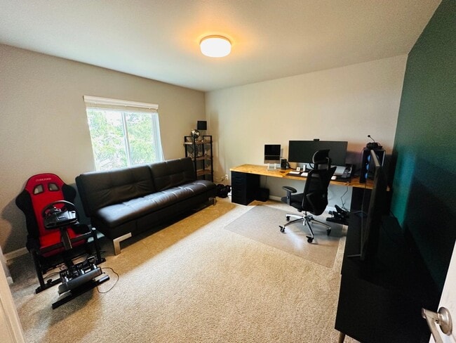 Building Photo - Spacious 4 bed 2.5 bath house in Cascade-Fairwood AC