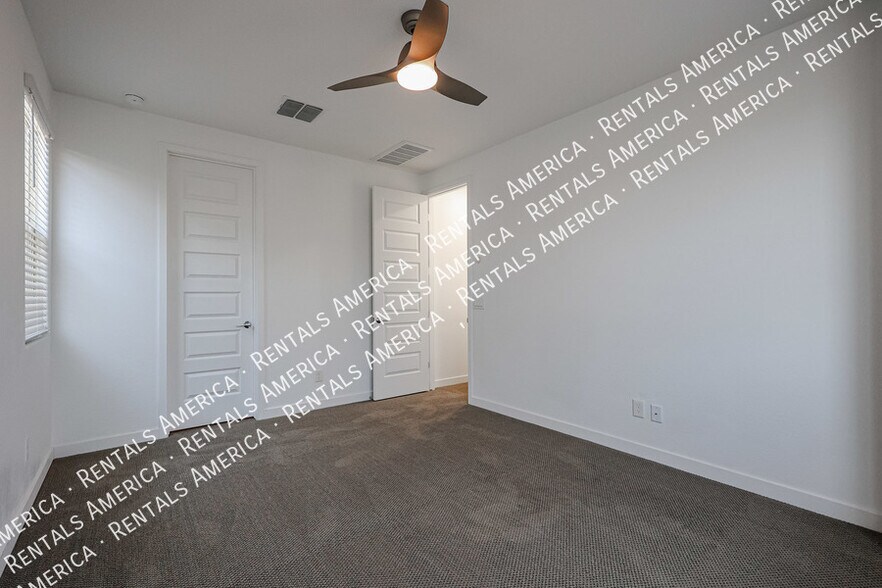 Building Photo - 1051 E Armstrong Wy