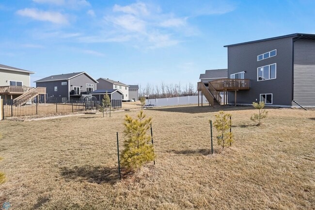 Building Photo - 752 Cathy Dr W