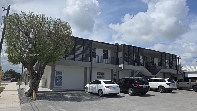 Building Photo - 4124 E 8th Ct