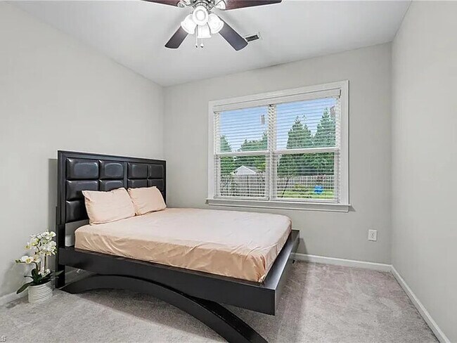 Building Photo - Lease to Own