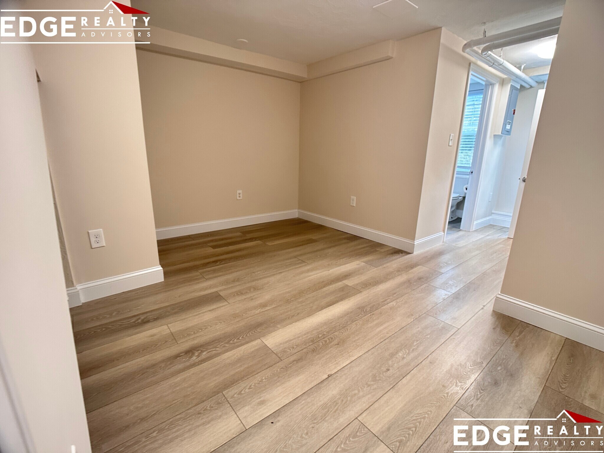 Building Photo - 10 E Boulevard Rd