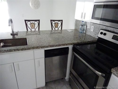 Building Photo - 10015 NW 46th St