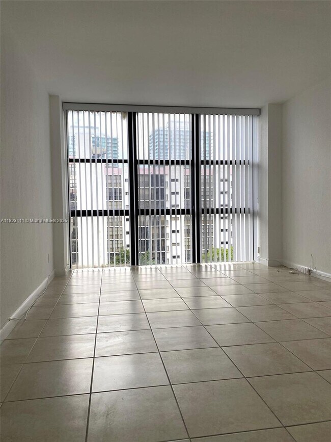 Building Photo - 17011 N Bay Rd