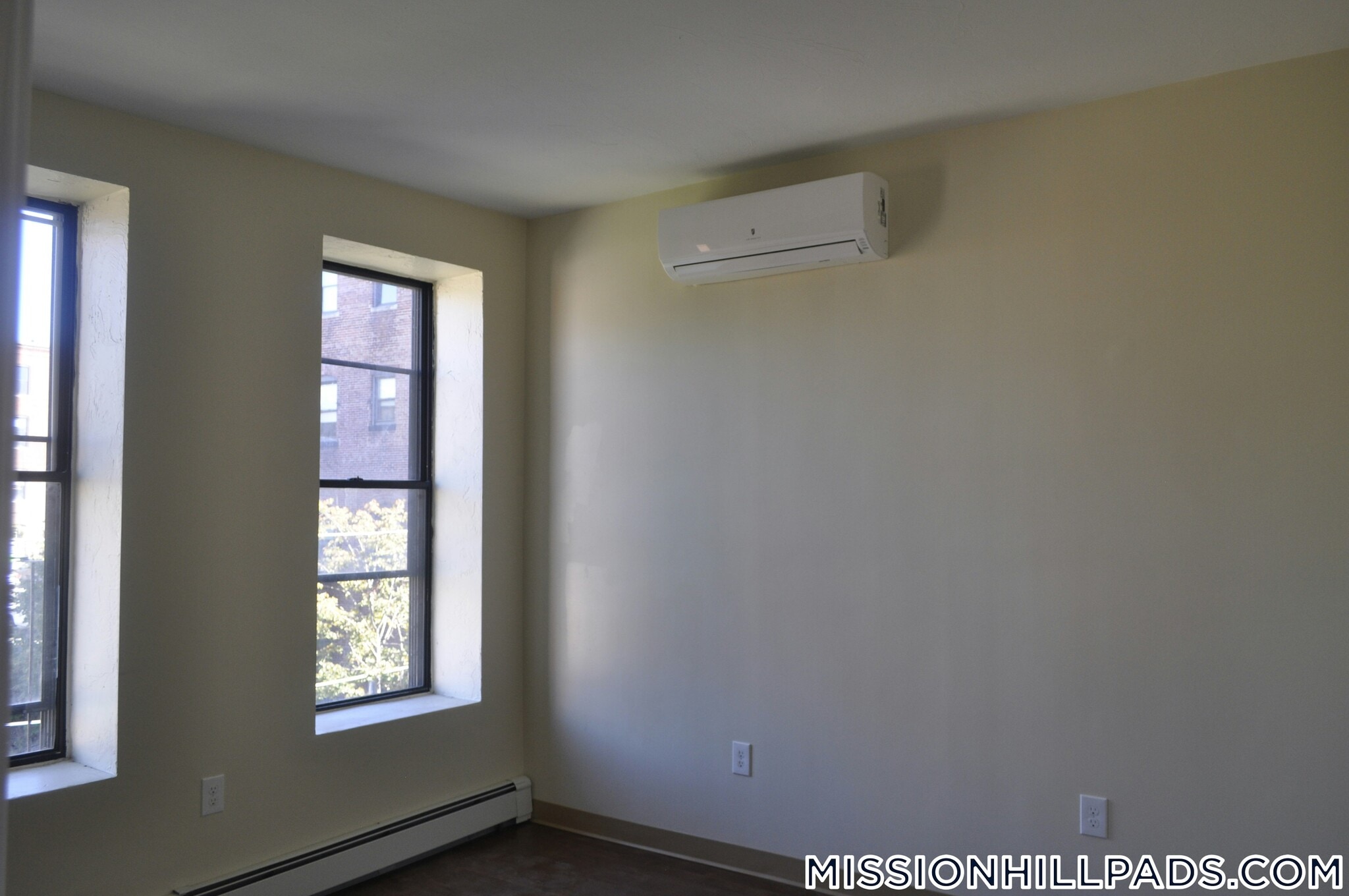 Building Photo - 13 Ruggles St