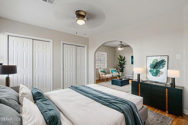 Building Photo - 2515 Arizona Ave