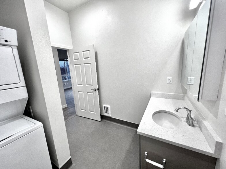 Building Photo - 2330 Yakima Ct