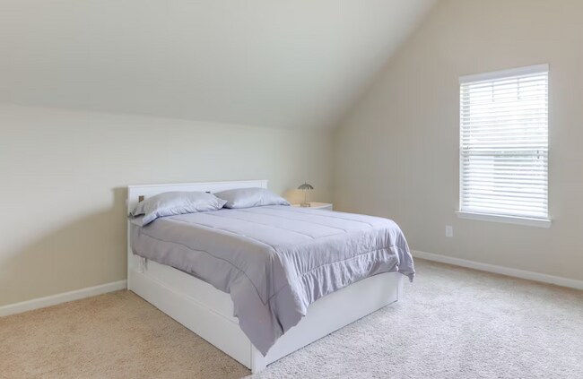 Building Photo - 135 Ravens Landing