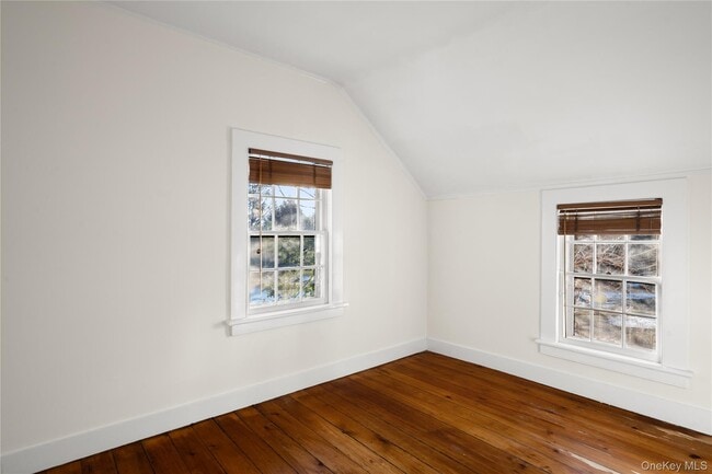 Building Photo - 127 NY-100