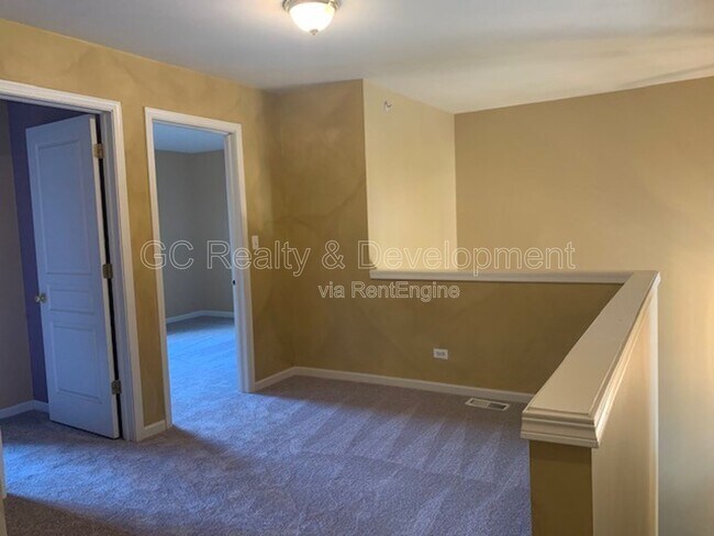Building Photo - 922 Kings Canyon Dr
