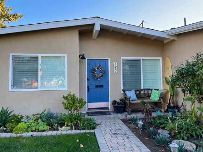 Building Photo - 4 bedroom updated West Torrance home