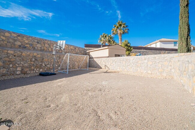 Building Photo - 12501 Sun Haven Dr