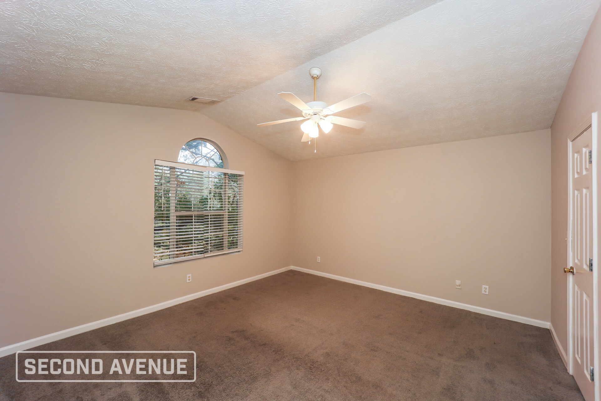 Building Photo - 6614 Rebecca Lou Ln