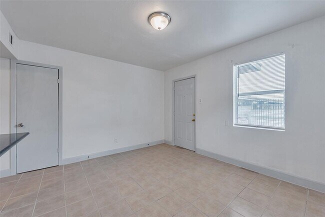 Building Photo - 3002 Market St