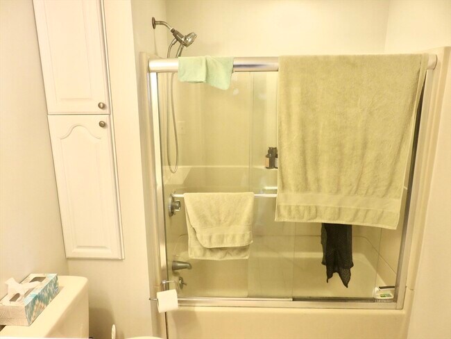 Building Photo - 105 Plympton St