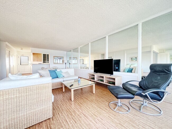 Building Photo - Ocean Front, Gold Coast, Furnished Condo with Direct Ocean Views!
