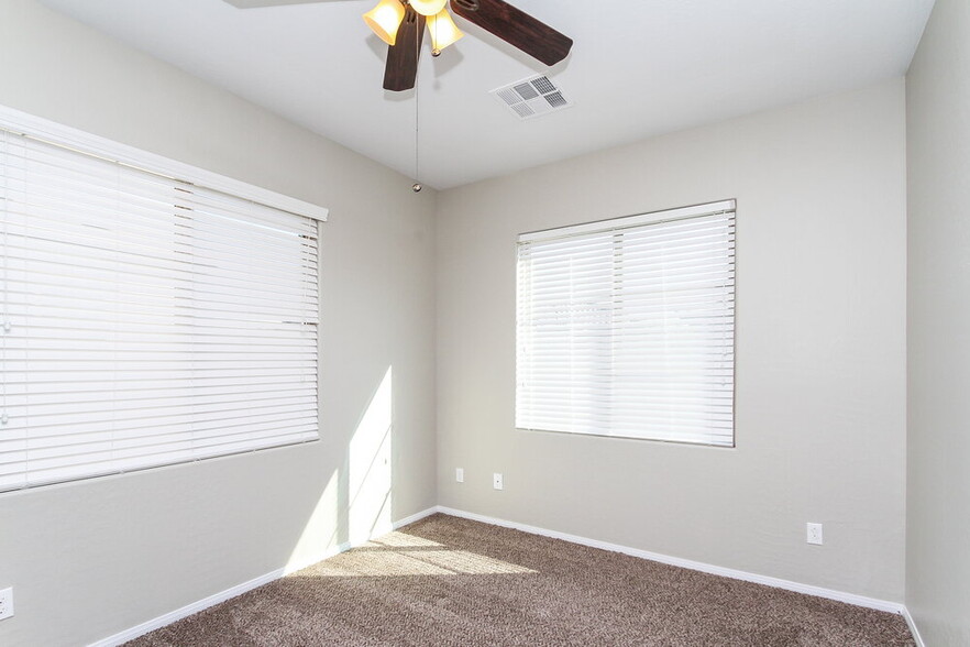 Building Photo - 698 Calamus Palm Pl