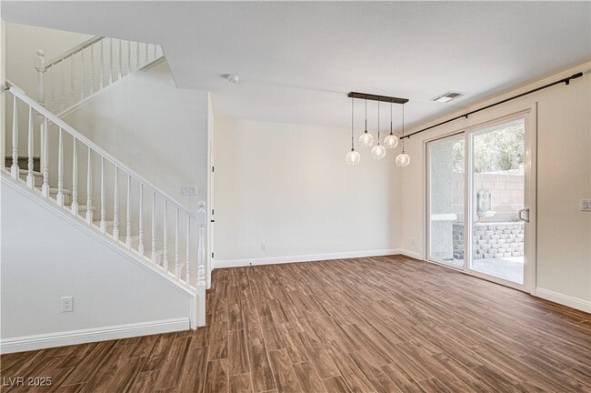 Building Photo - 25 Lone Cove Ct