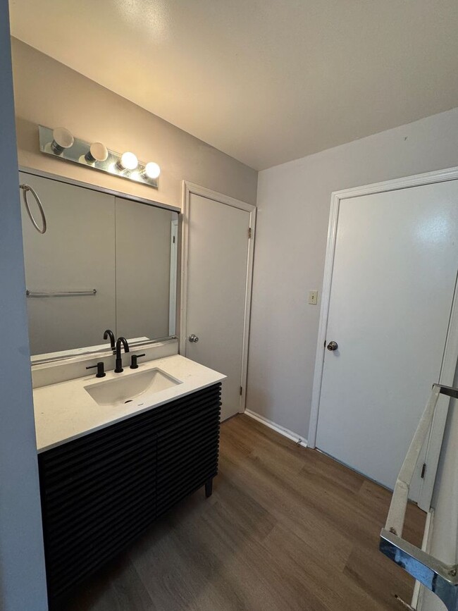 Building Photo - Perfect Single Family House Rental in Sick...